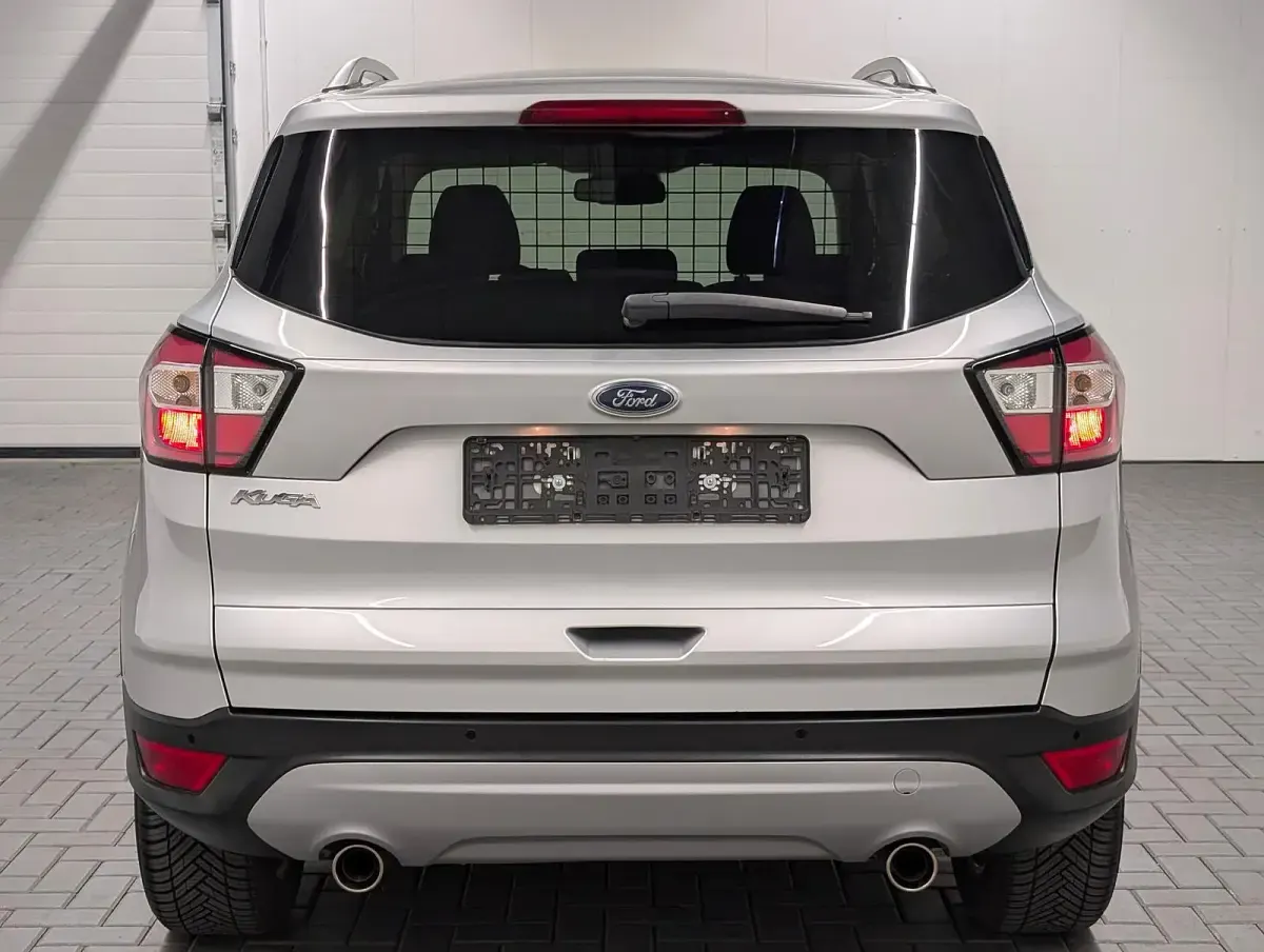 Second-hand Ford Kuga 150 CP (110 kW) 2019 Argintiu SUV