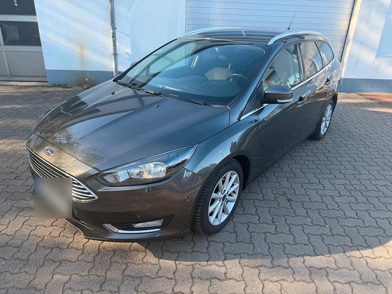 Second-hand Ford Focus Titanium 150 CP (110 kW) 2017 Gri Break