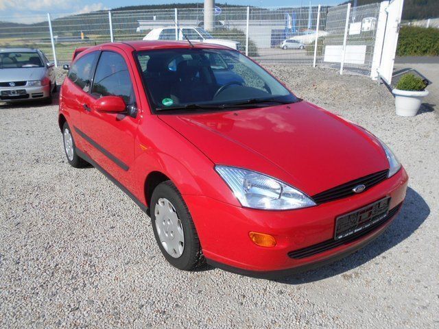 Gebraucht Ford Focus Ambiente 75 PS (55 kW) 2001 Rot Limousine