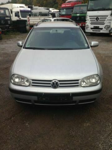 Silber Gebraucht 2005 VW Golf IV Comfortline Kombi | 1.500 € (Fairer Preis) - Bild 1/4
