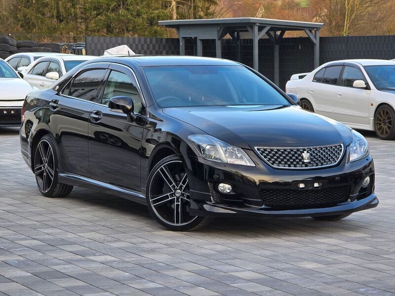 Schwarz Gebraucht 2009 Toyota Crown Limousine | 20.990 € - Bild 1/4