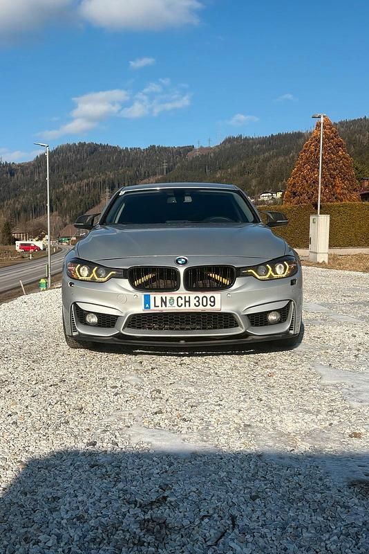 Gebraucht BMW 318 143 PS (105 kW) 2014 Grau Limousine