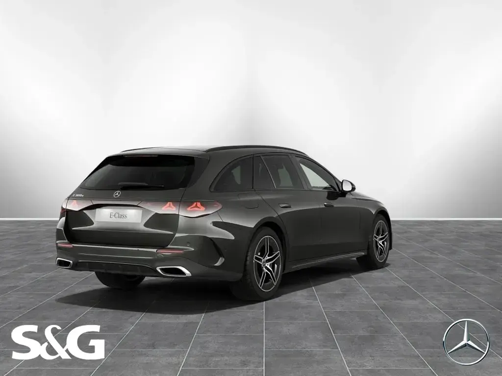 Gebraucht Mercedes E300 AMG 204 PS (150 kW) 2024 Metalliclack graphitgrau Kombi