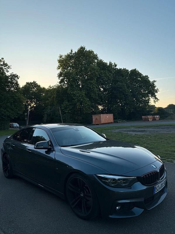 Grau Gebraucht 2017 BMW 440 Comfort Edition Limousine | 42.000 € - Bild 1/4
