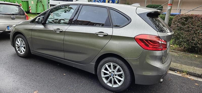 Andere farben Gebraucht 2014 BMW 218 Van / Kleinbus | 9.800 € (Fairer Preis) - Bild 1/4