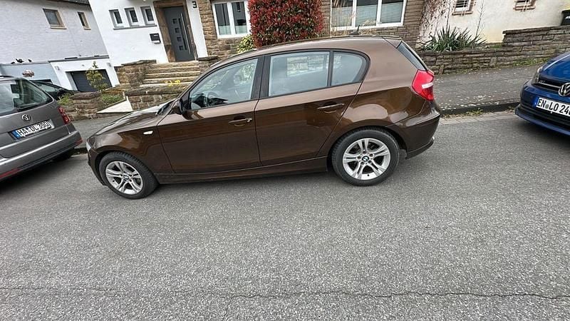 Second-hand BMW 116 122 CP (89 kW) 2011 Maro Hatchback