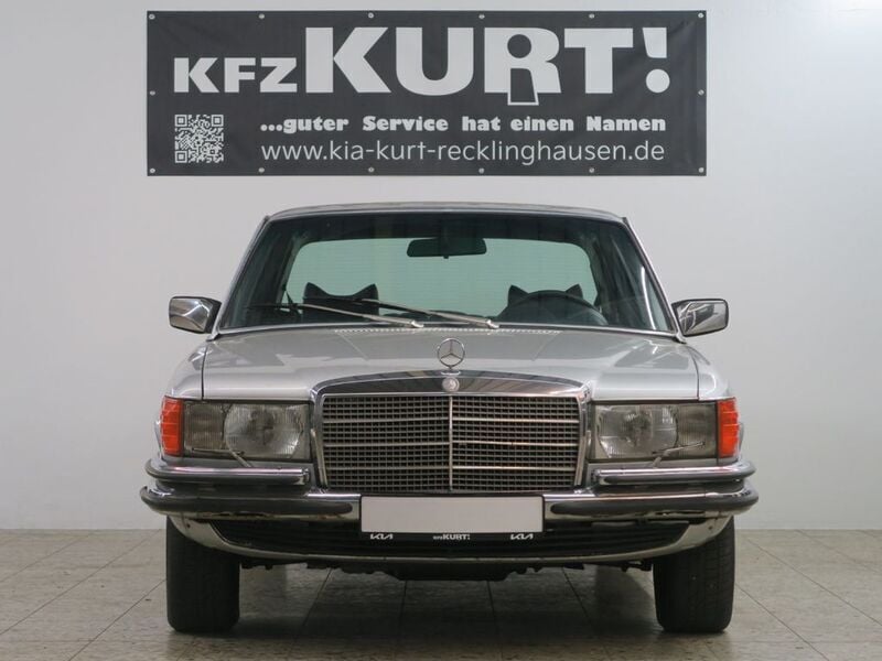 Silber Gebraucht 1978 Mercedes S280 Limousine | 5.700 € - Bild 1/4