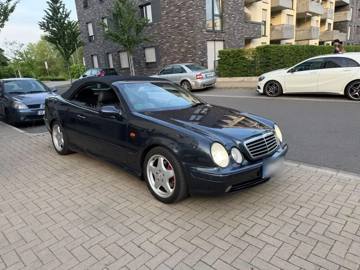 Gebraucht Mercedes CLK320 Elegance 218 PS (160 kW) 1999 Blau Cabrio