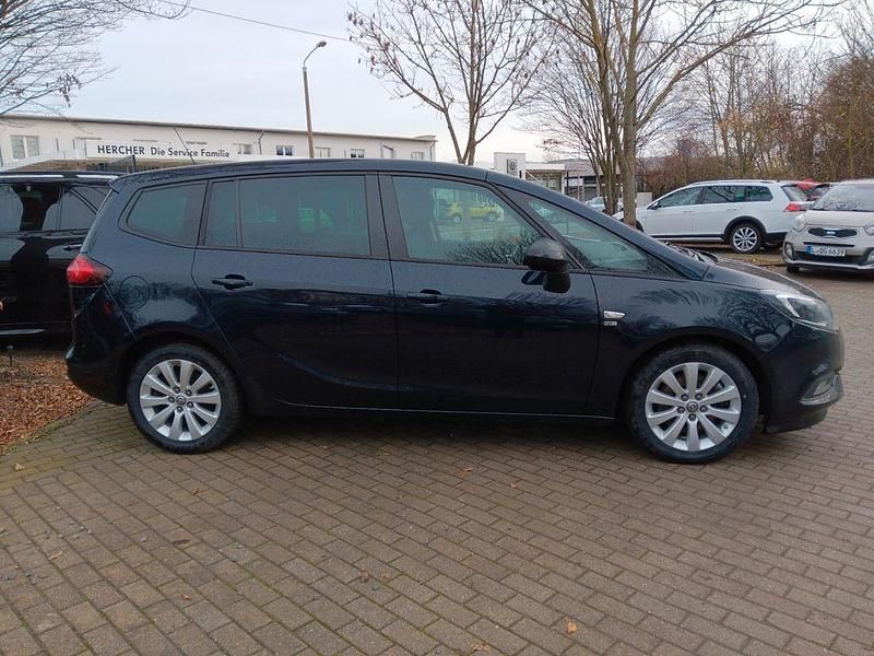 Gebraucht Opel Zafira 136 PS (100 kW) 2019 Tiefseeblau/darkmoon blue Van / Kleinbus