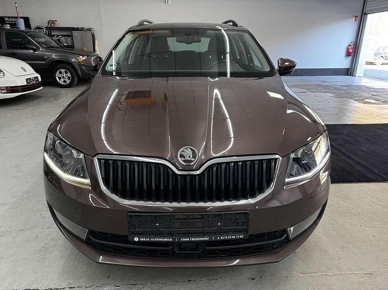 Gebraucht Skoda Octavia Elegance 179 PS (131 kW) 2014 Topazbraun metallic Kleinwagen