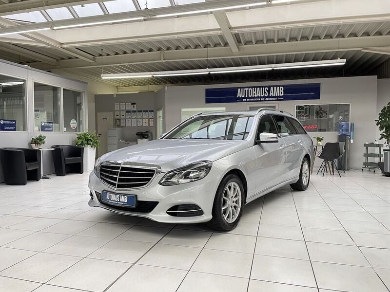 Iridiumsilber metalliclack Gebraucht 2014 Mercedes E220 Kombi | 10.990 € (Guter Preis) - Bild 1/4