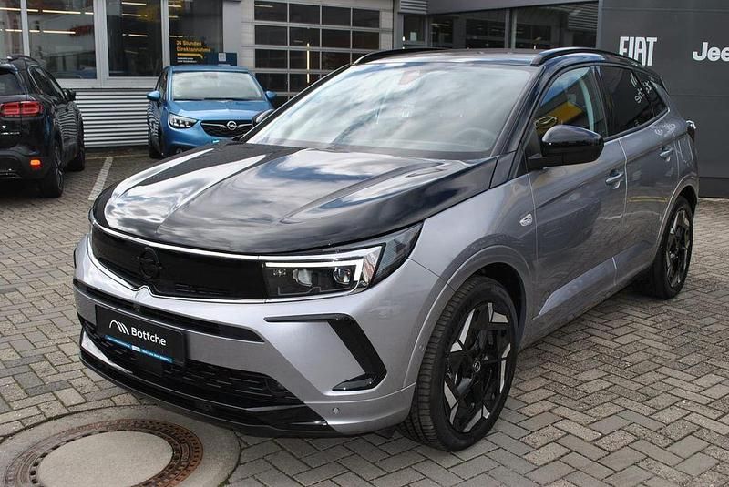 Lack grau artense/metallic klarlack Gebraucht 2023 Opel Grandland X GSe SUV | 32.780 € (Teuer) - Bild 1/4