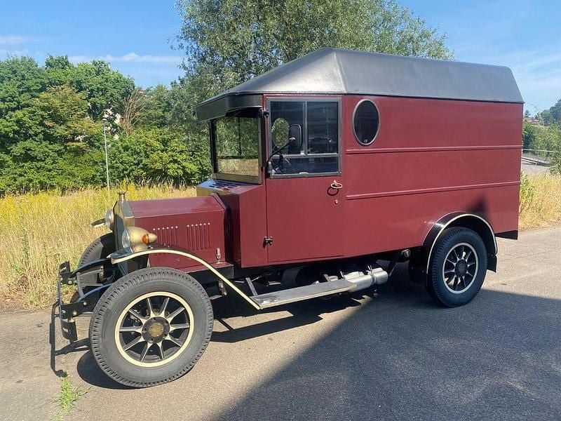 Rot Gebraucht 1991 Ford Transit Van / Kleinbus | 24.499 € - Bild 1/4