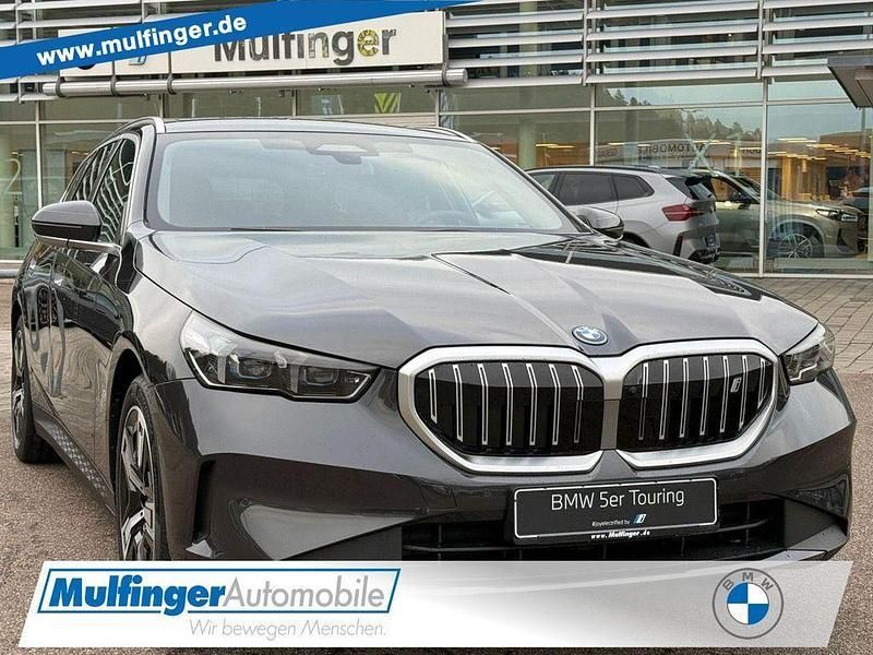 Grau Gebraucht 2025 BMW i5 Limousine | 61.908 € (Teuer) - Bild 1/4