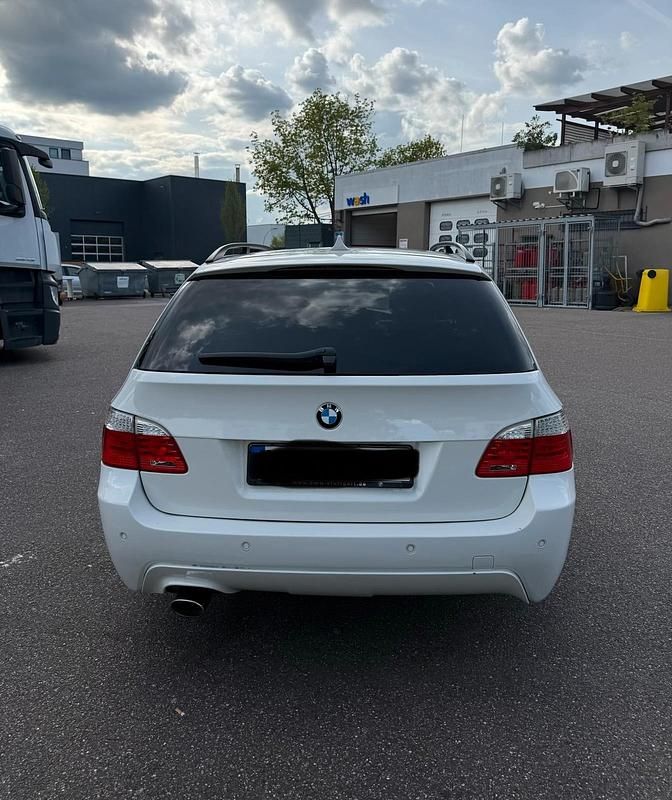 Gebraucht BMW 520 Shadowline 177 PS (130 kW) 2010 Weiß Kombi