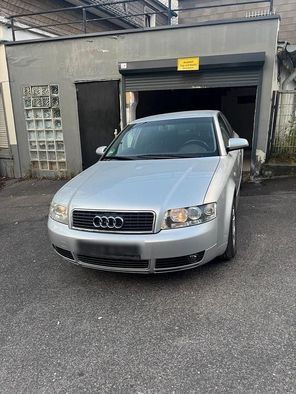 Silber Gebraucht 2002 Audi A4 Limousine | 1.900 € (Guter Preis) - Bild 1/4
