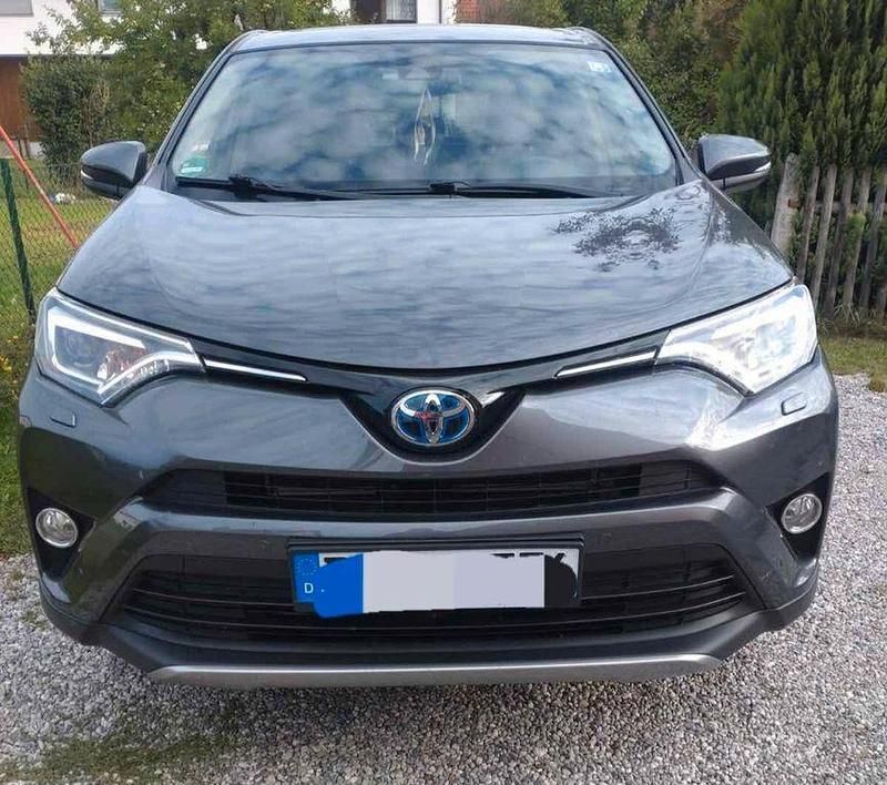 Grau Gebraucht 2018 Toyota RAV4 Hybrid Team SUV | 22.990 € (Fairer Preis) - Bild 1/4