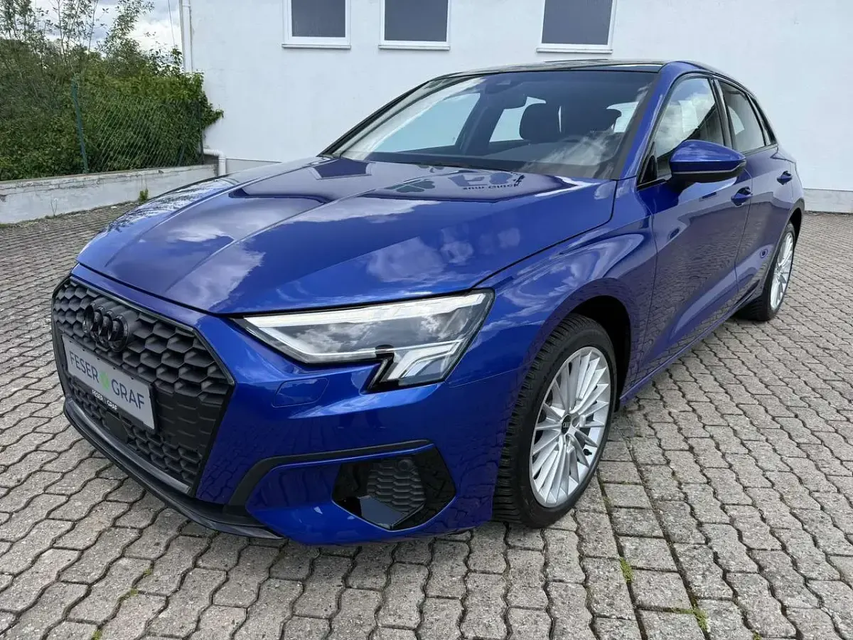 Gebraucht Audi A3 Advanced Plus 116 PS (85 kW) 2024 Ultrablau metallic Limousine