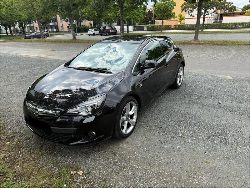 Schwarz Gebraucht 2012 Opel Astra GTC Coupé | 5.800 € (Fairer Preis) - Bild 1/4