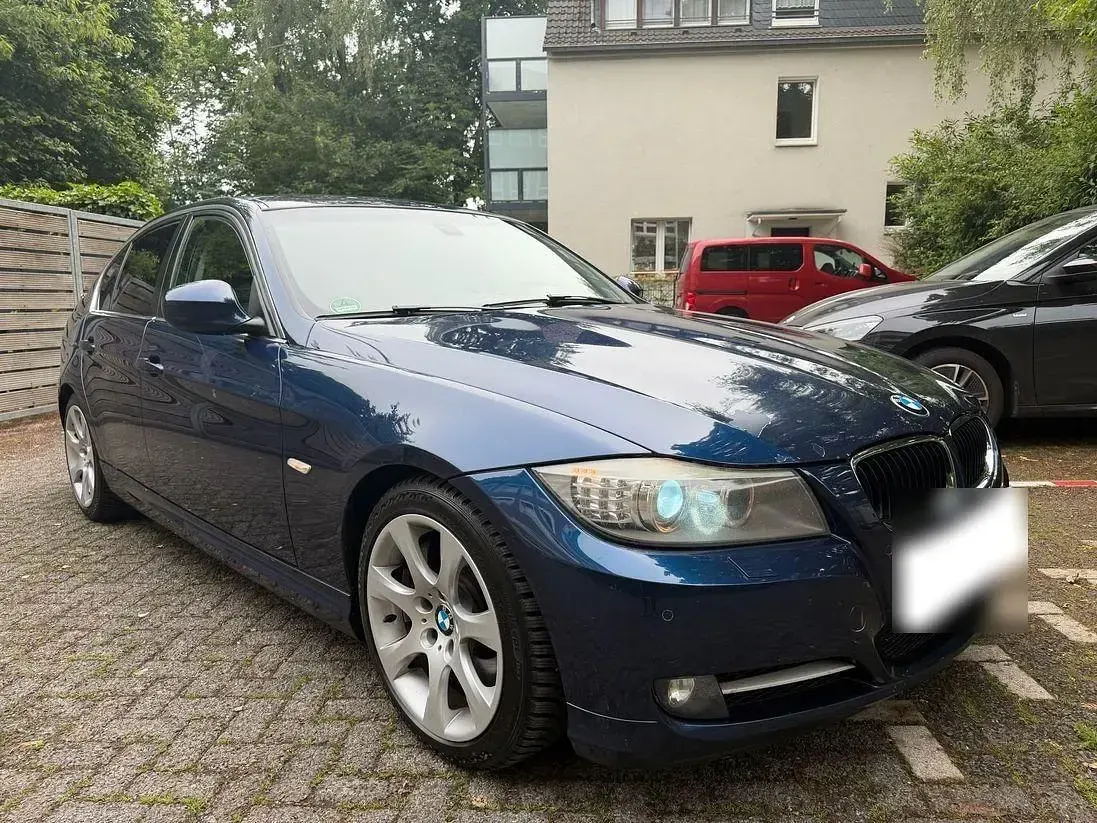 Gebraucht BMW 335 306 PS (225 kW) 2011 Blau Limousine