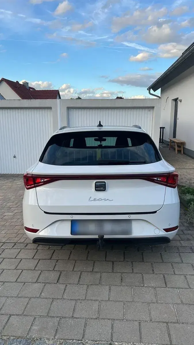 Gebraucht Seat Leon ST Beats 150 PS (110 kW) 2021 Weiß Kombi