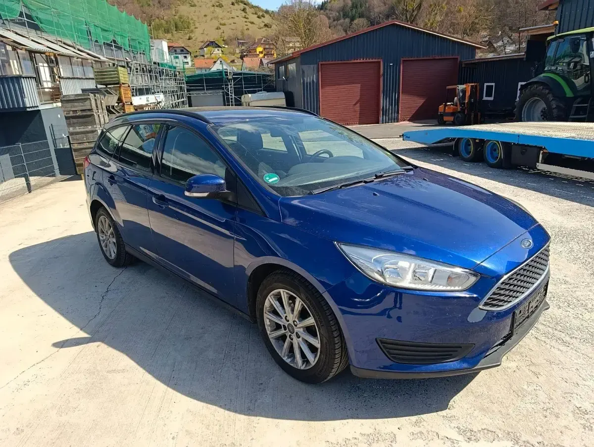 Gebraucht Ford Focus Trend 120 PS (88 kW) 2016 Blau Kombi