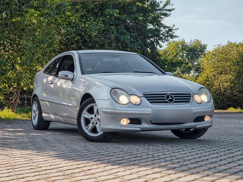 Silber Gebraucht 2004 Mercedes C200 Limousine | 2.649 € (Guter Preis) - Bild 1/4
