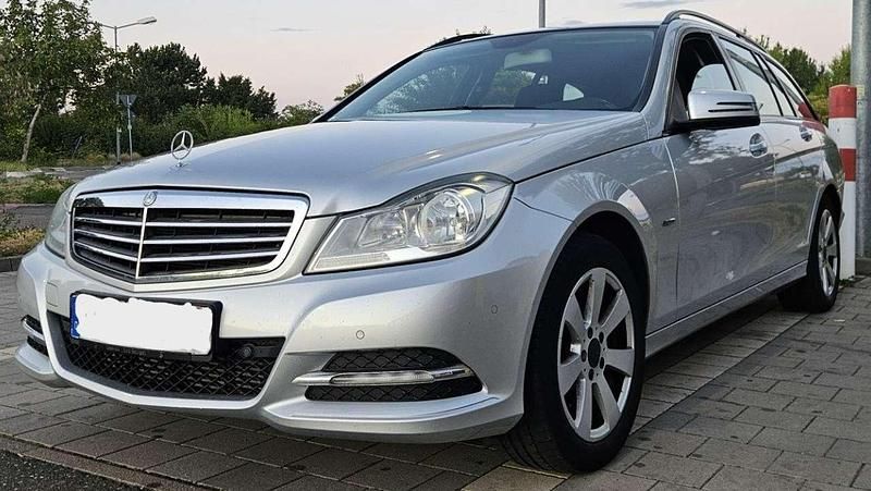 Grau Gebraucht 2012 Mercedes C220 Kombi | 5.700 € (Guter Preis) - Bild 1/4