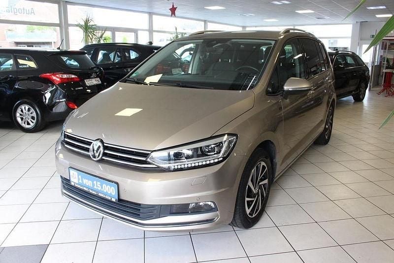 Titanium beige metallic Gebraucht 2019 VW Touran Join Van / Kleinbus | 24.999 € (Fairer Preis) - Bild 1/4
