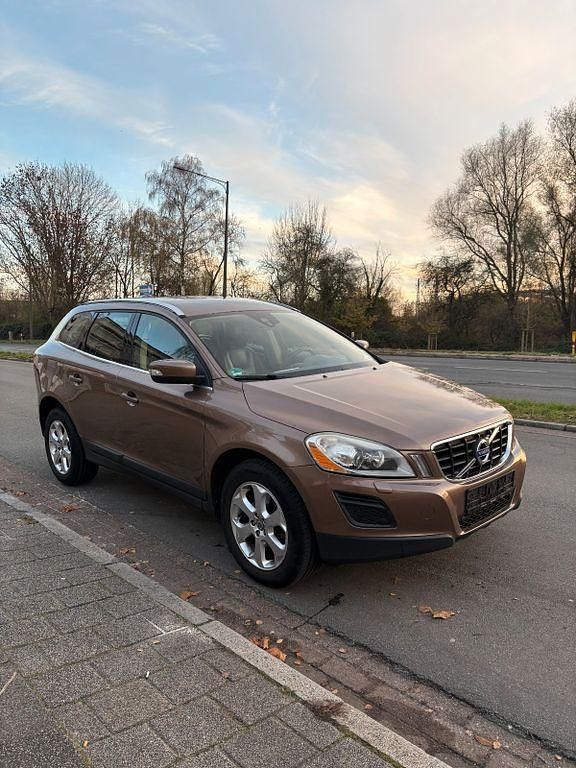 Gebraucht Volvo XC60 Summum 215 PS (158 kW) 2013 Braun SUV
