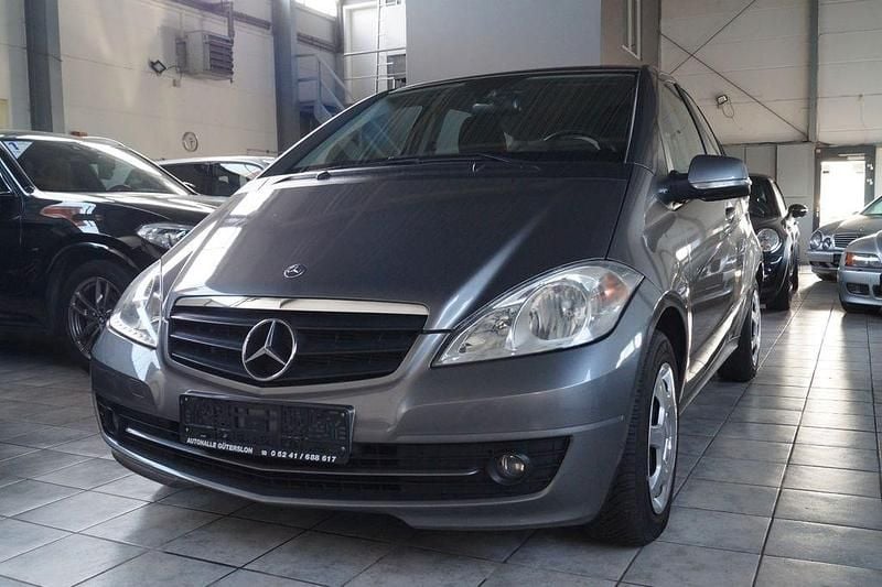 Grau Gebraucht 2009 Mercedes A160 Limousine | 3.390 € (Guter Preis) - Bild 1/4
