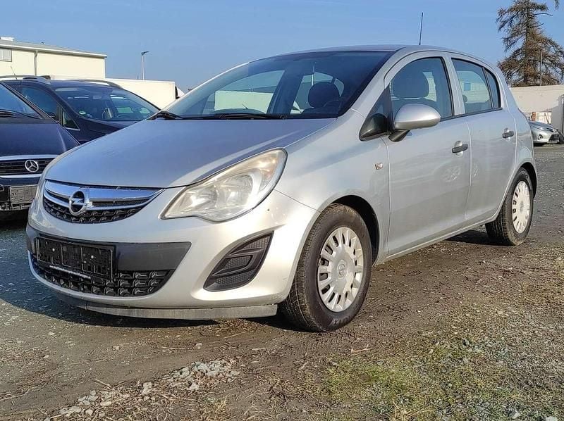 Gebraucht Opel Corsa Selection 69 PS (50 kW) 2013 Argonsilber/sovereign/silver Kleinwagen