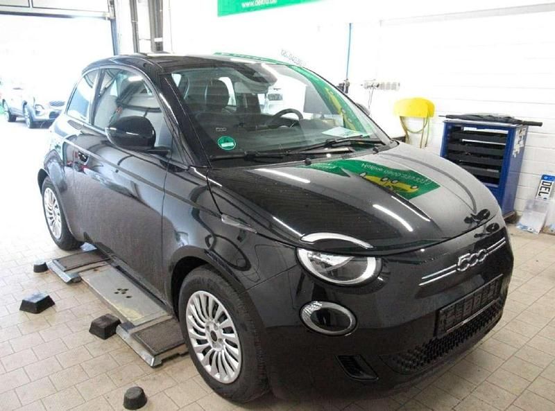 Onyx schwarz (10n) Gebraucht 2021 Fiat 500e Action Kleinwagen | 12.989 € (Fairer Preis) - Bild 1/3