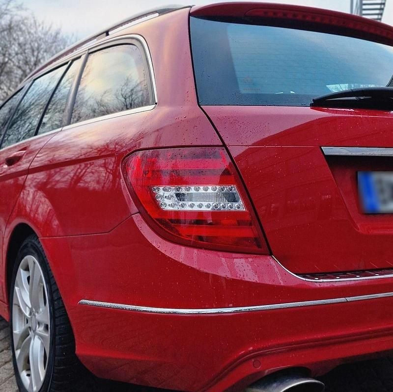 Gebraucht Mercedes C250 Avantgarde 204 PS (150 kW) 2012 Rot Kombi