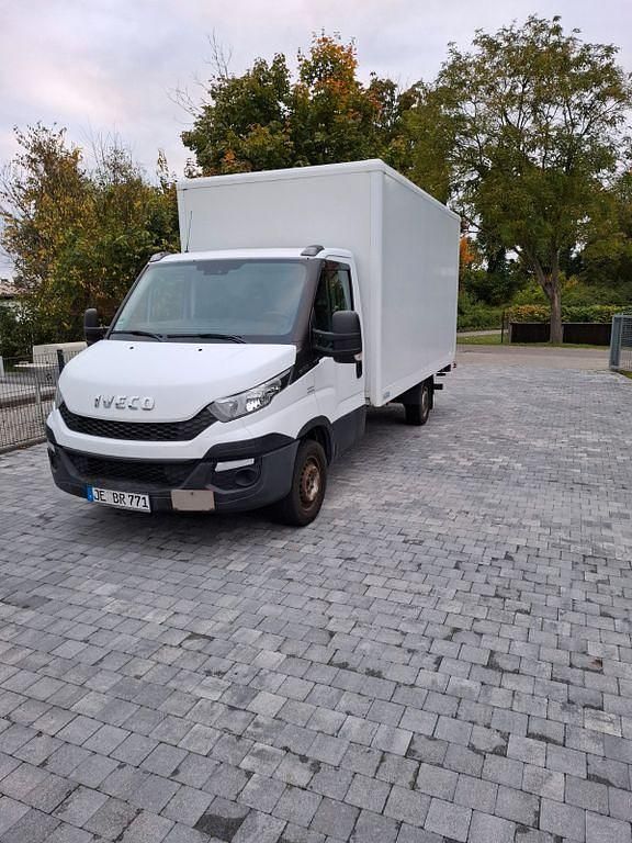 Weiß Gebraucht 2016 Iveco Daily | 11.999 € (Fairer Preis) - Bild 1/4