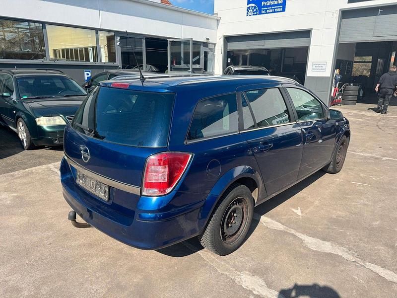 Gebraucht Opel Astra Edition 90 PS (66 kW) 2009 Blau Kombi
