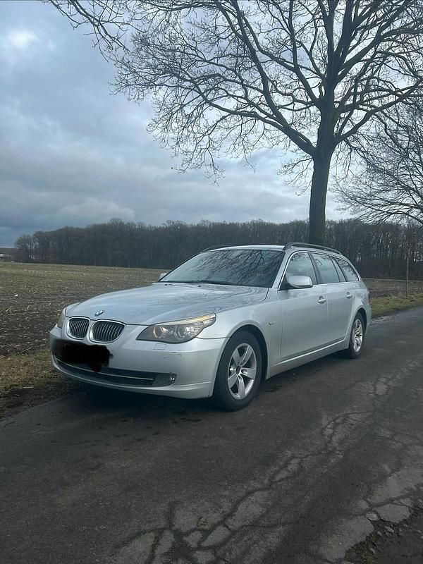 Gebraucht BMW 525 197 PS (144 kW) 2007 Silber Kombi
