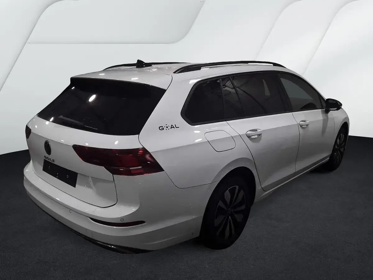 Gebraucht VW Golf VIII Goal 150 PS (110 kW) 2025 Pure white Kombi