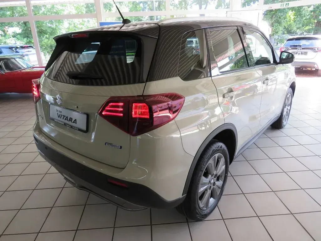 Neu Suzuki Vitara Comfort 109 PS (80 kW) 2026 Beige SUV