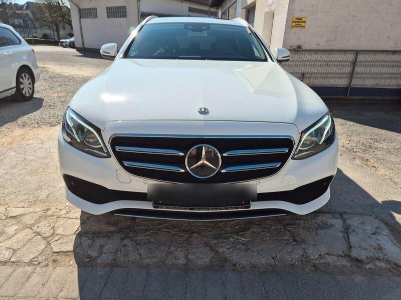 Weiß Gebraucht 2019 Mercedes E400 Kombi | 29.999 € (Superpreis) - Bild 1/4