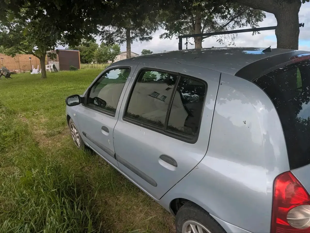 Gebraucht Renault Clio 58 PS (42 kW) 2004 Silber Kleinwagen