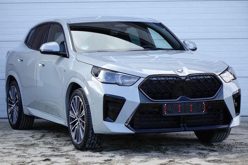 Grau Gebraucht 2024 BMW X2 M Sport SUV | 49.965 € (Fairer Preis) - Bild 1/4