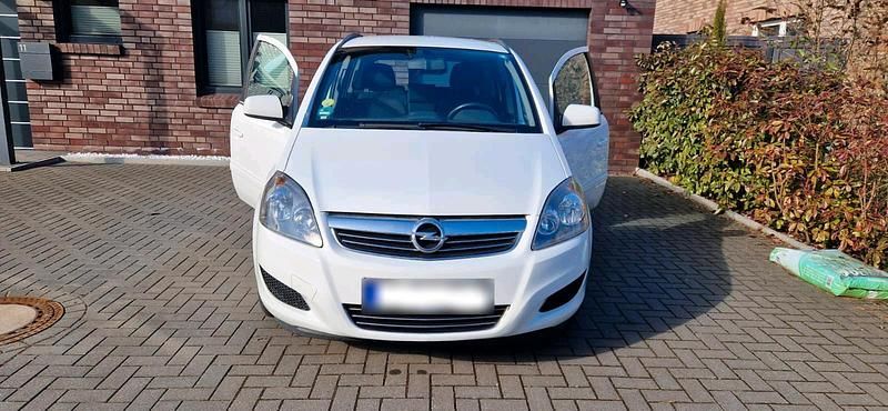 Gebraucht Opel Zafira 110 PS (80 kW) 2014 Weiß Van / Kleinbus