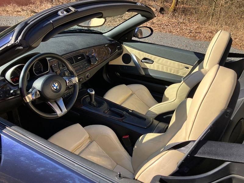 Gebraucht BMW Z4 Sport Line 177 PS (130 kW) 2007 Blau Cabrio