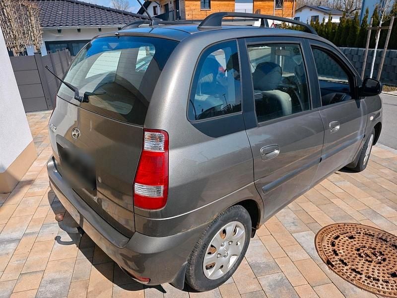 Używany Hyundai Matrix 103 KM (75 kW) 2009 Szary Minivan