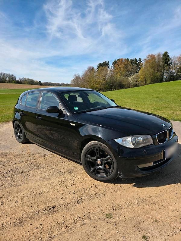 Second-hand BMW 120 177 CP (130 kW) 2009 Negru Hatchback