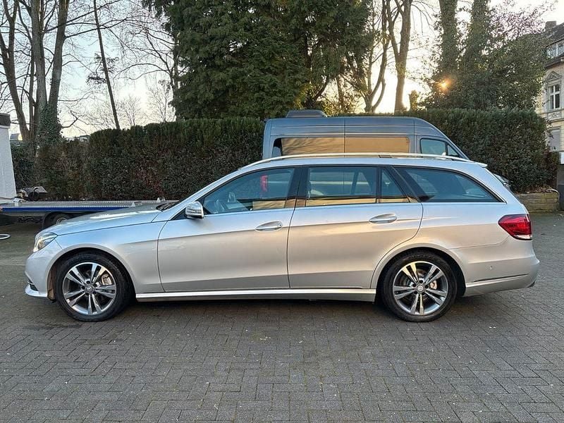 Gebraucht Mercedes E200 Avantgarde 136 PS (100 kW) 2015 Silber Limousine