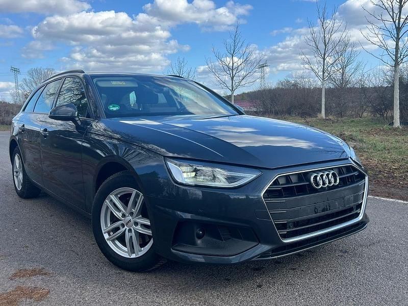 Gebraucht Audi A4 Ambiente 163 PS (119 kW) 2022 Grau Kombi