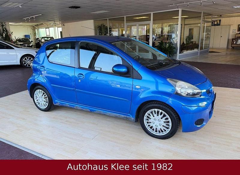 Gebraucht Toyota Aygo 68 PS (50 kW) 2009 Blau Kleinwagen
