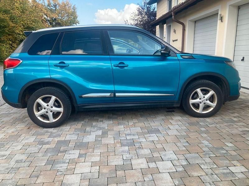 Blau Gebraucht 2016 Suzuki Vitara Comfort+ SUV | 11.600 € (Fairer Preis) - Bild 1/4